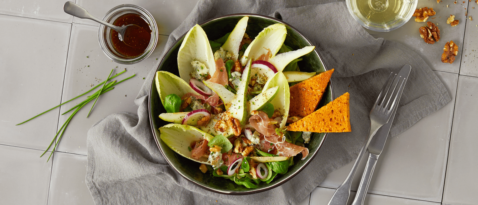 Herbstsalat mit Birne und Roquefort